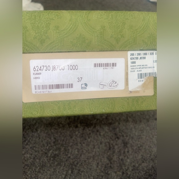 Gucci Rubber slide sandal Black  NOO SCAMMERS!! SCAMMERS WILL BE INVESTIGATED - Picture 3 of 9